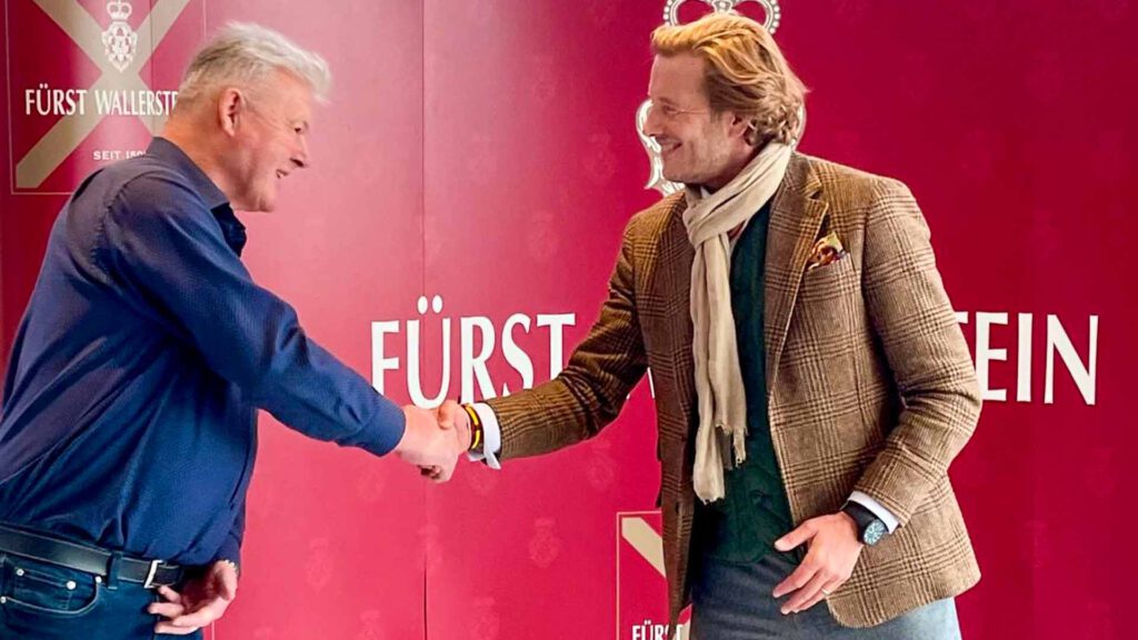 Carl-Eugen Prinz zu Oettingen-Wallerstein gratuliert Volker Röthinger