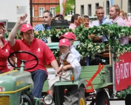 traktor und festwagen n&ouml;rdlinger mess